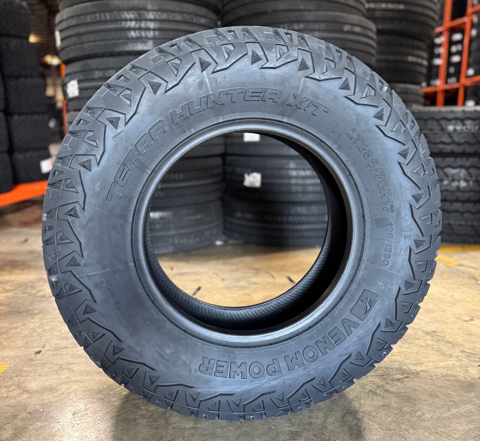 1 NEW 35X10.50R17 VENOM TERRA HUNTER XT2 ALL TERRAIN MUD TIRE 10 PLY 35105017