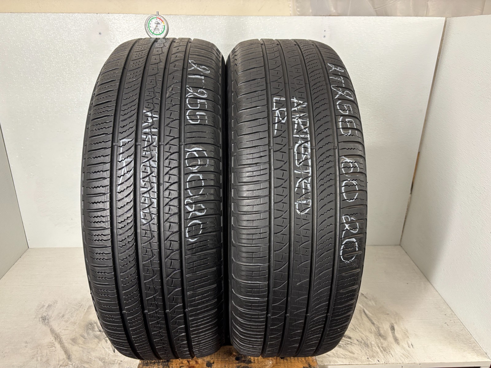 2 Tires 255 60 20 Pirelli Scorpion Zero LR (7.00-8.00/32=77-88% Tread Left) 113V