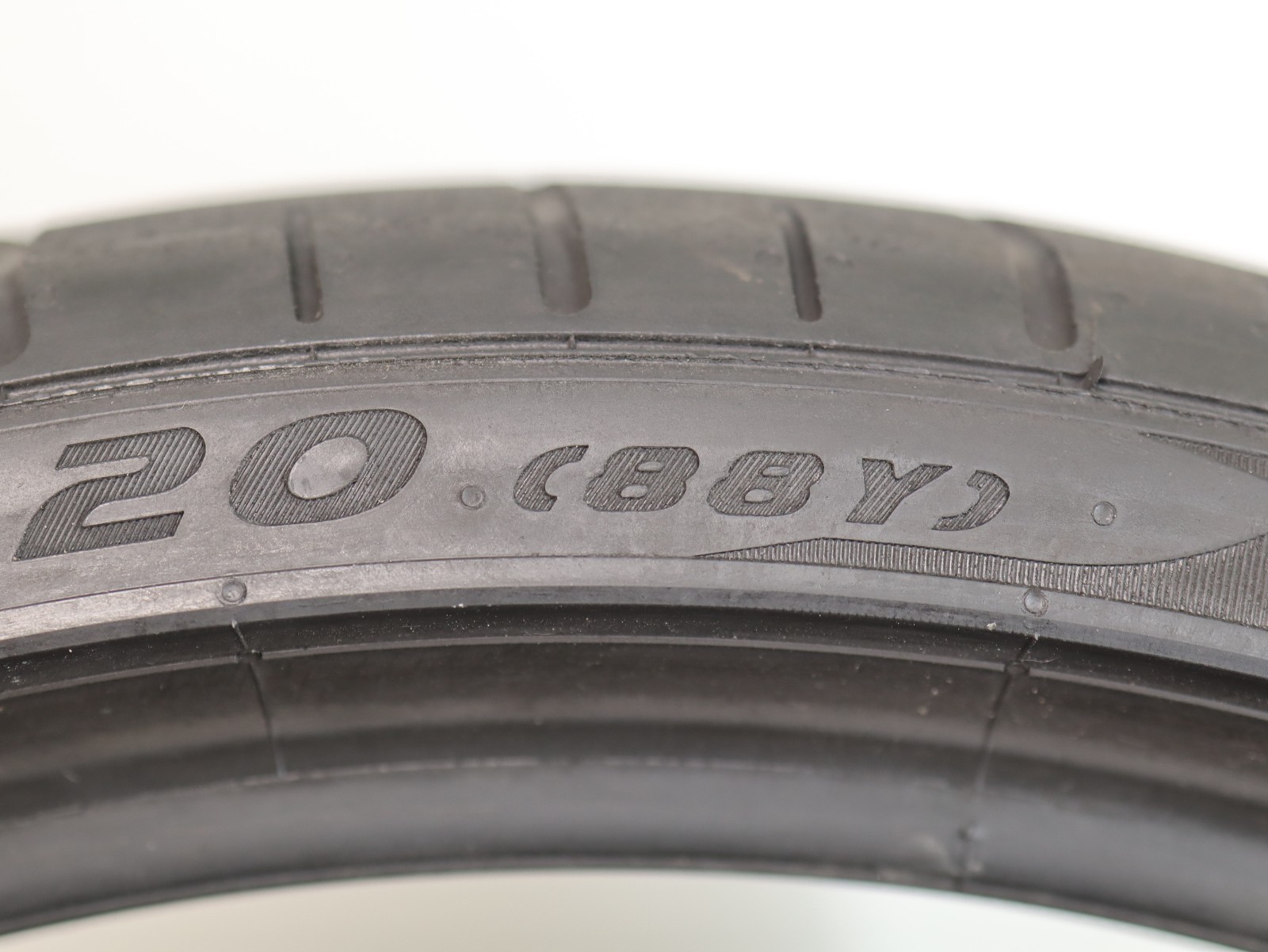 235/35ZR20 Pirelli Pzero PZ4 Porsche N1 88Y 5.5/32 DOT 4423 1M20