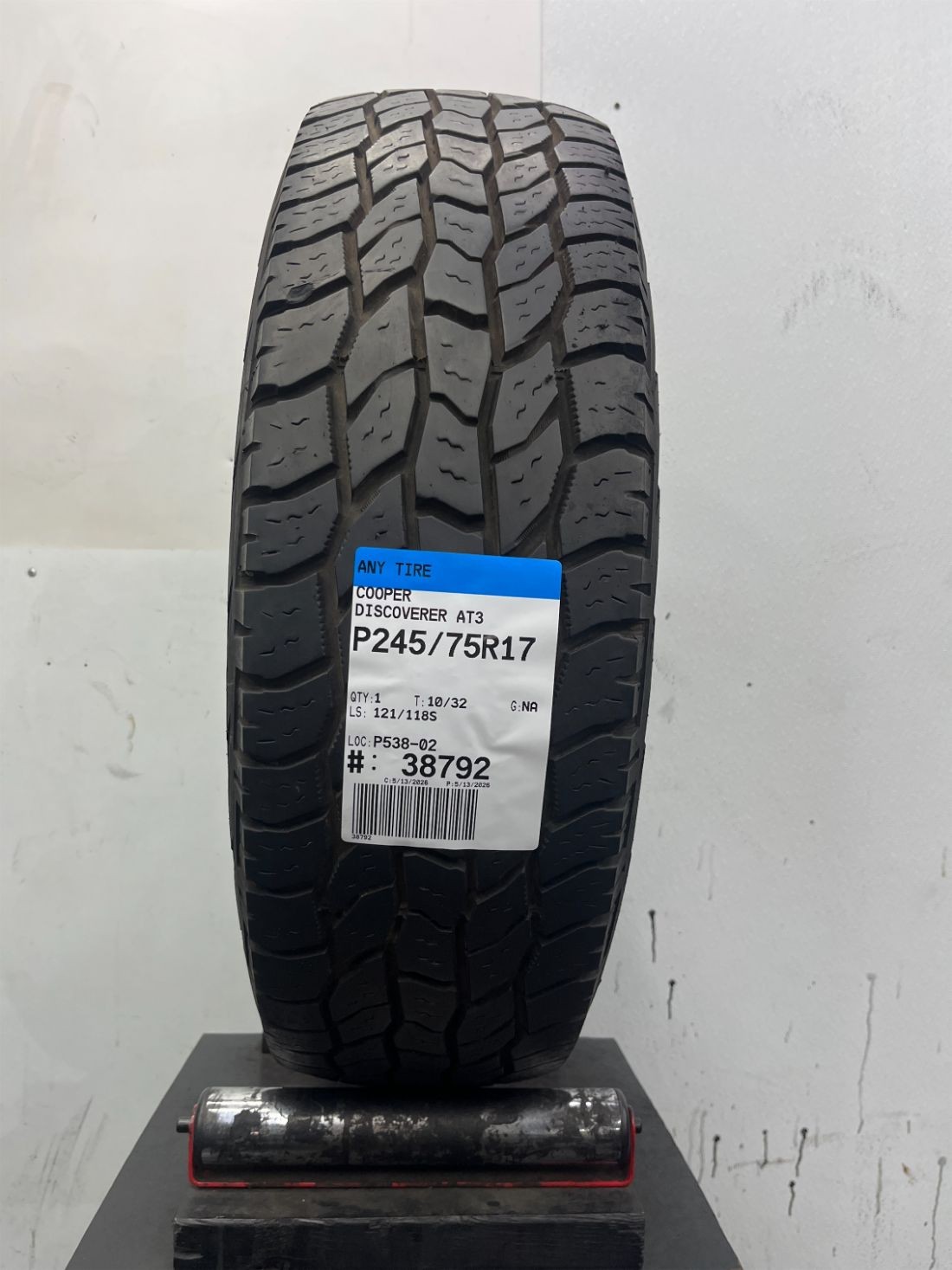 1 Used P245/75R17 Cooper Discoverer AT3 121/118 S – 10/32