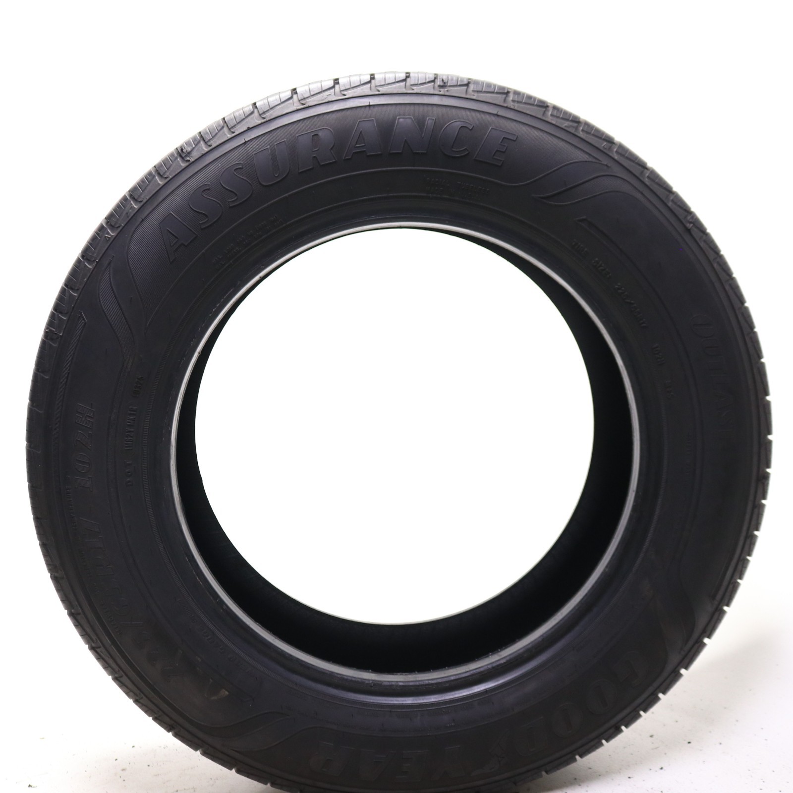 Used 225/65R17 Goodyear Assurance Outlast – 102H – 9.5/32