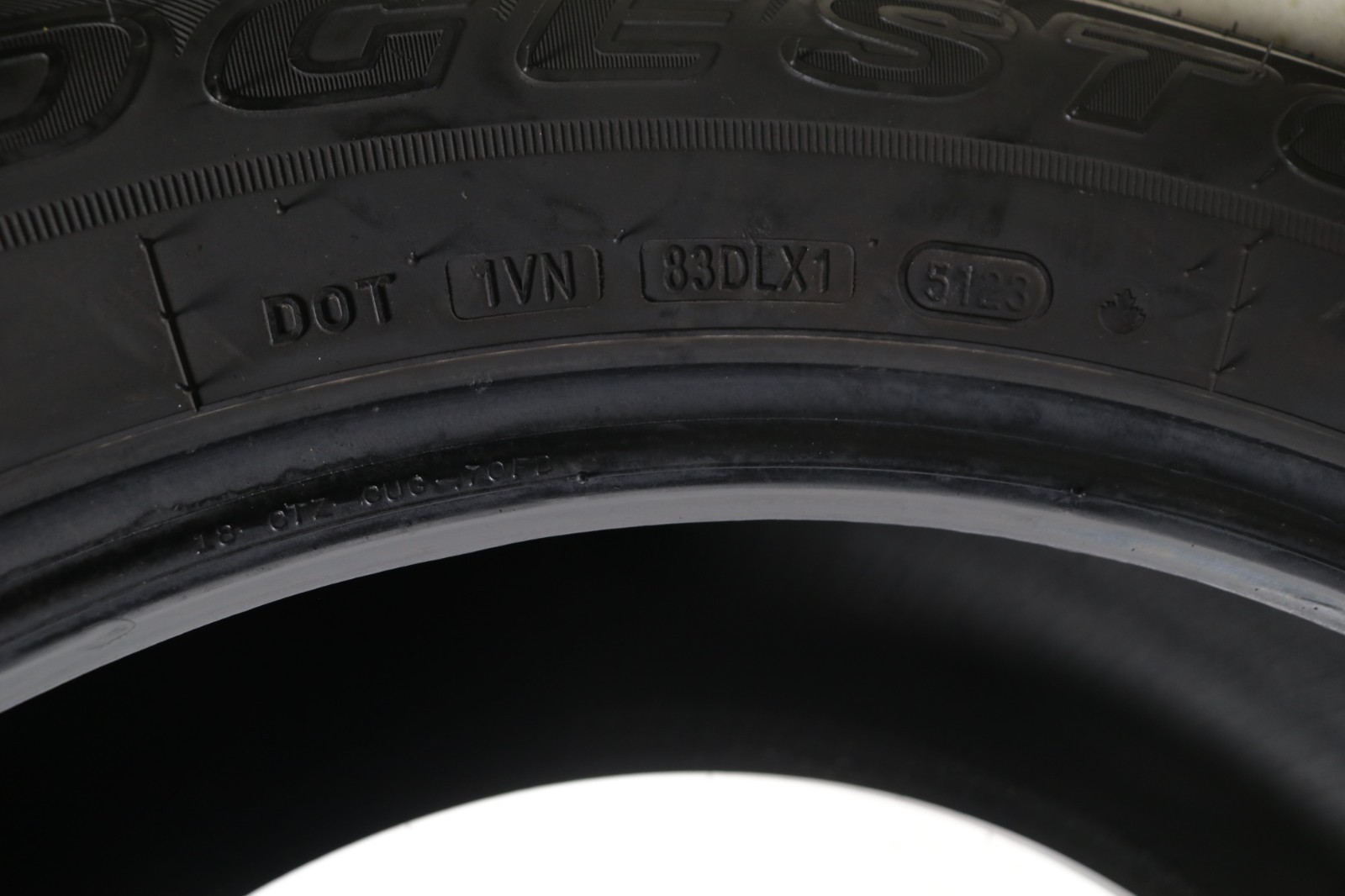 Set of 4 Used 245/60R18 Bridgestone Dueler LX – 105T – 8.5-9.5/32