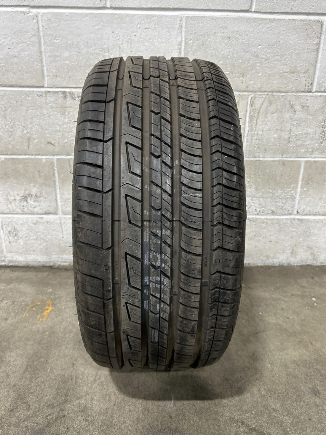 1x P255/35R20 Cooper CS5 Ultra Touring StabilEdge 10/32 Used Tire