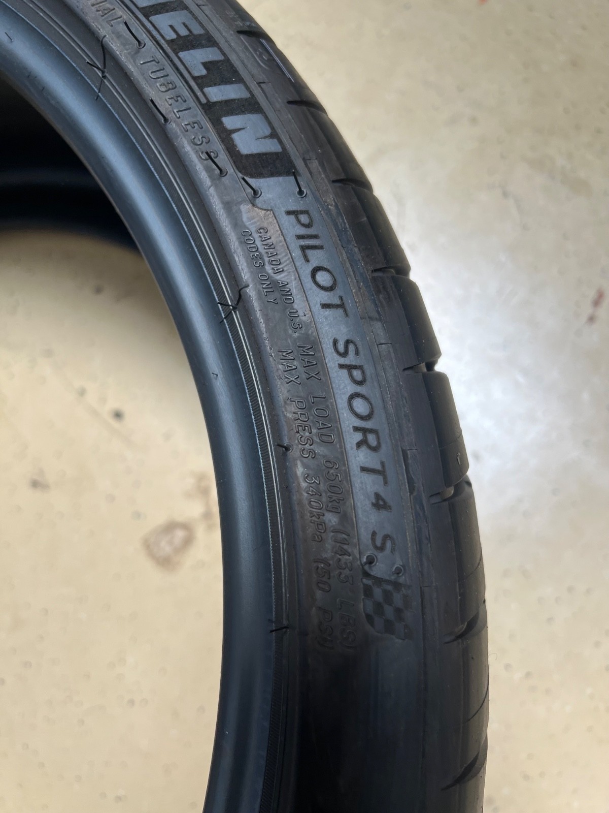 1 – NEW 265/30ZR19 XL (93Y) Michelin Pilot Sport 4 S – 7090