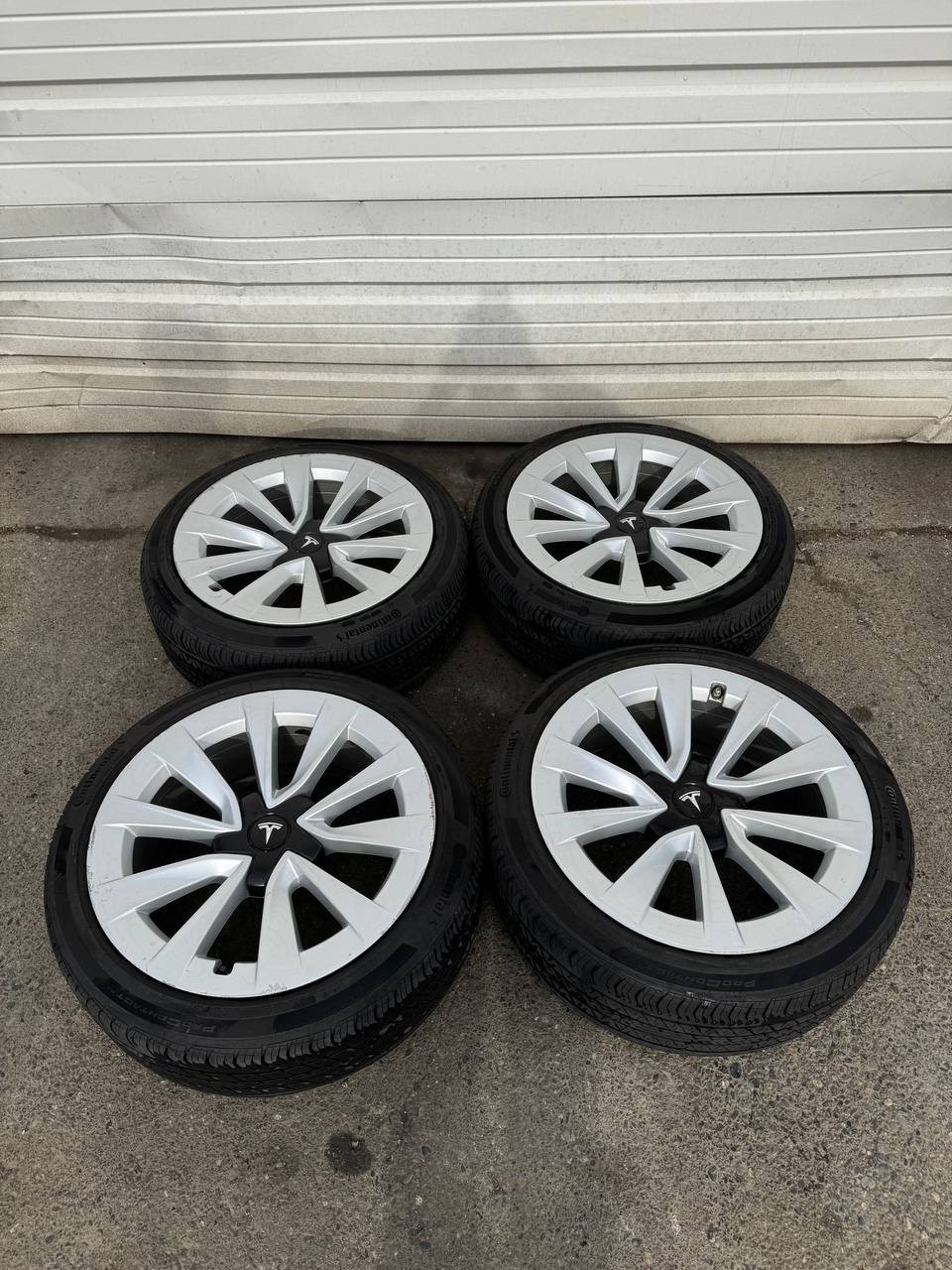 Tesla Model 3 19″ Wheels Tires Set Continental 235/40R19 Aero Covers DOT 2024