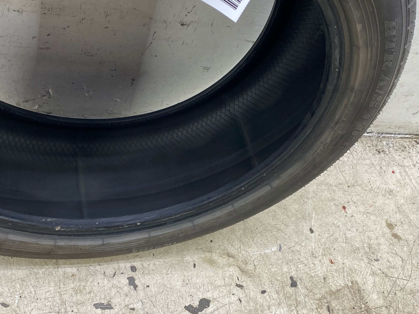2022 2.5L FWD SUMITOMO HTR A/S P03 255/45R/20 TIRE DOT 1323 3/32 DEPTH TREAD