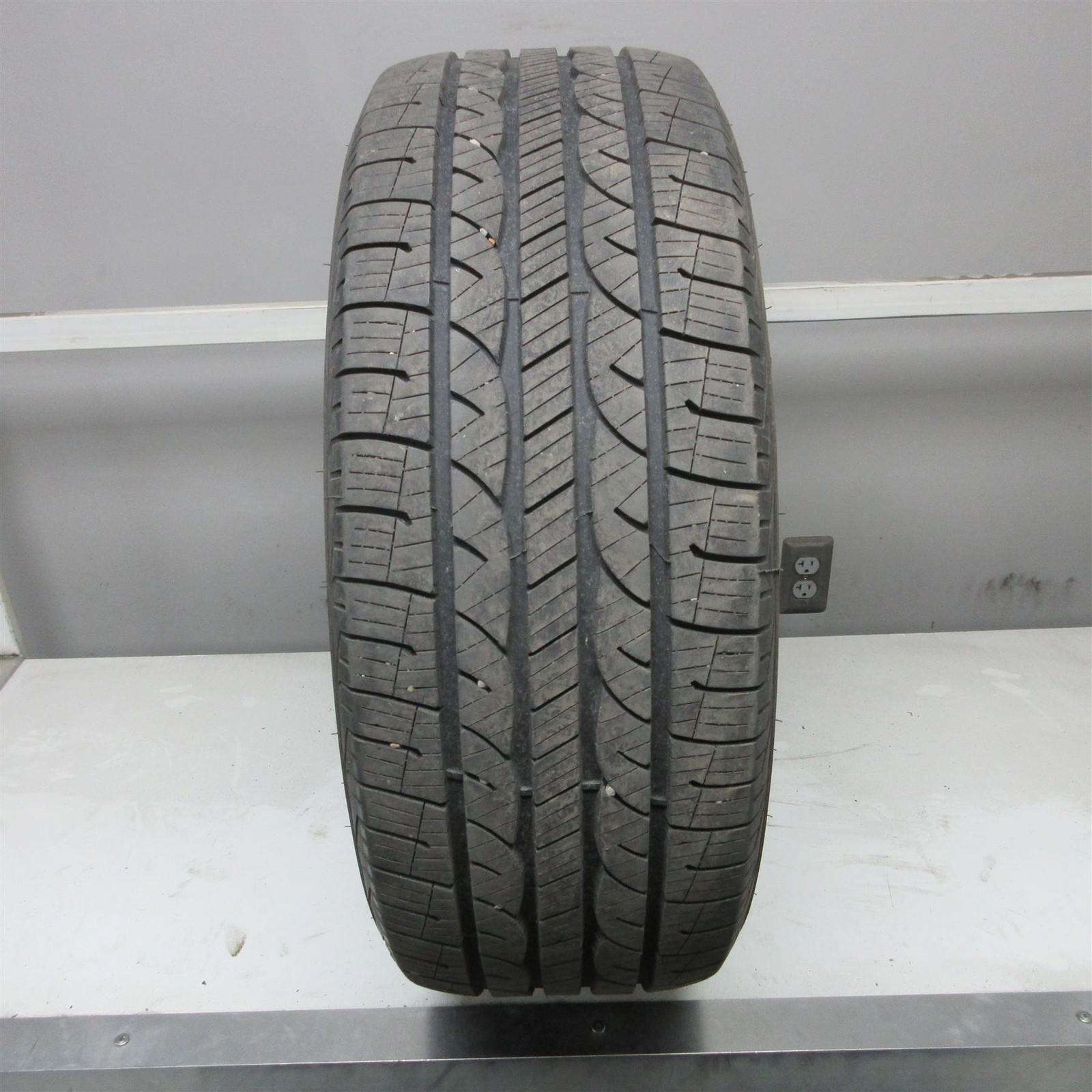 235/50R19 Kelly Edge Touring A/S 99V Used Tire (8/32nd) NO PATCHES! (QTY 1)