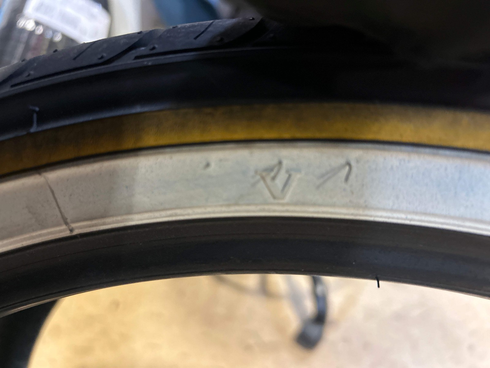 VOGUE CUSTOM BUILT RADIAL V WG P 245 35 20 95V XL ALL SEASON TIRE 03206605