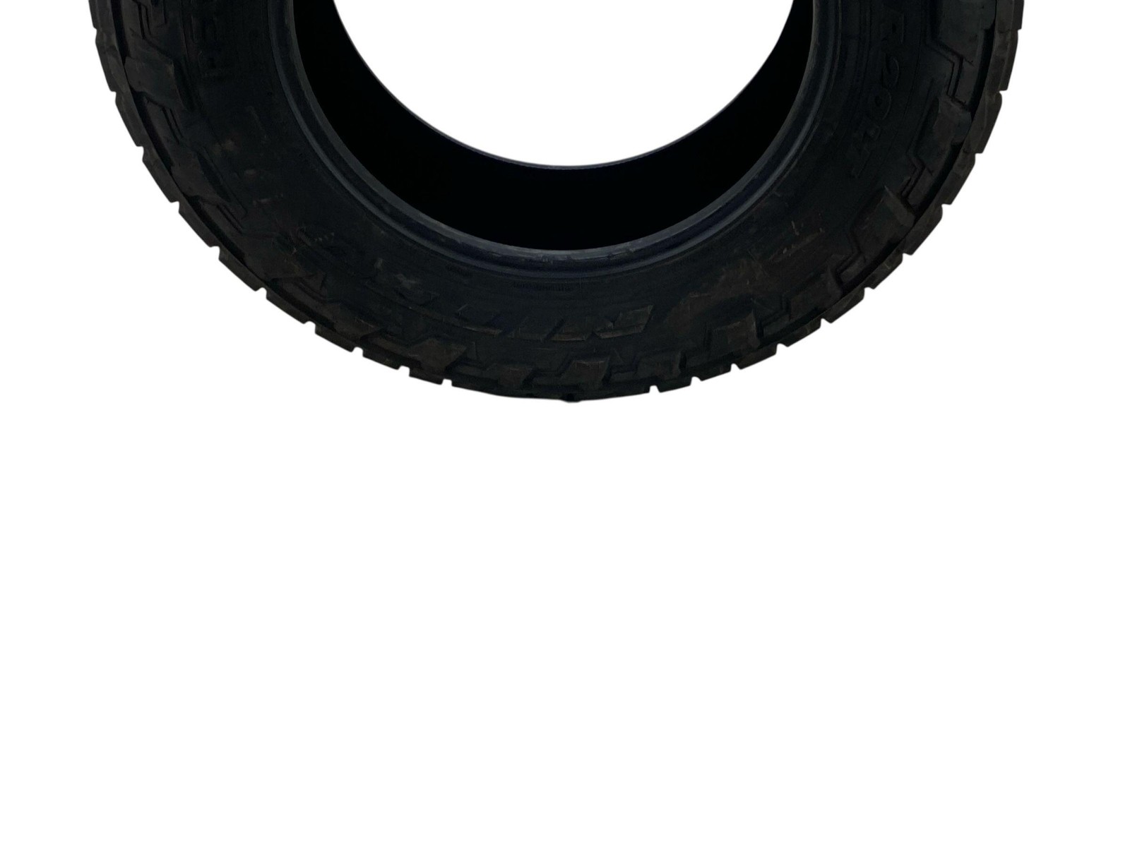 (A) NITTO RECON GRAPPLER 37×11.50R20 TIRE 11/32NDS TREAD DEPTH DATE CODE 2724