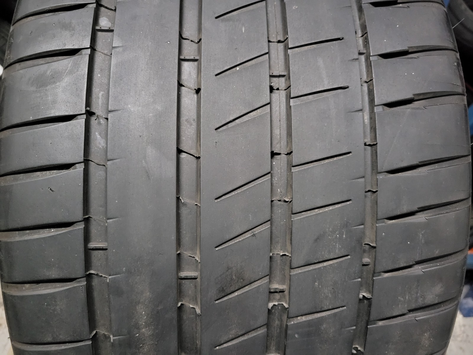 1 SUPER NICE 305/30/20 MICHELIN PILOT SPORT 4 S N0 305/30ZR20 102Y 8/32 3053020
