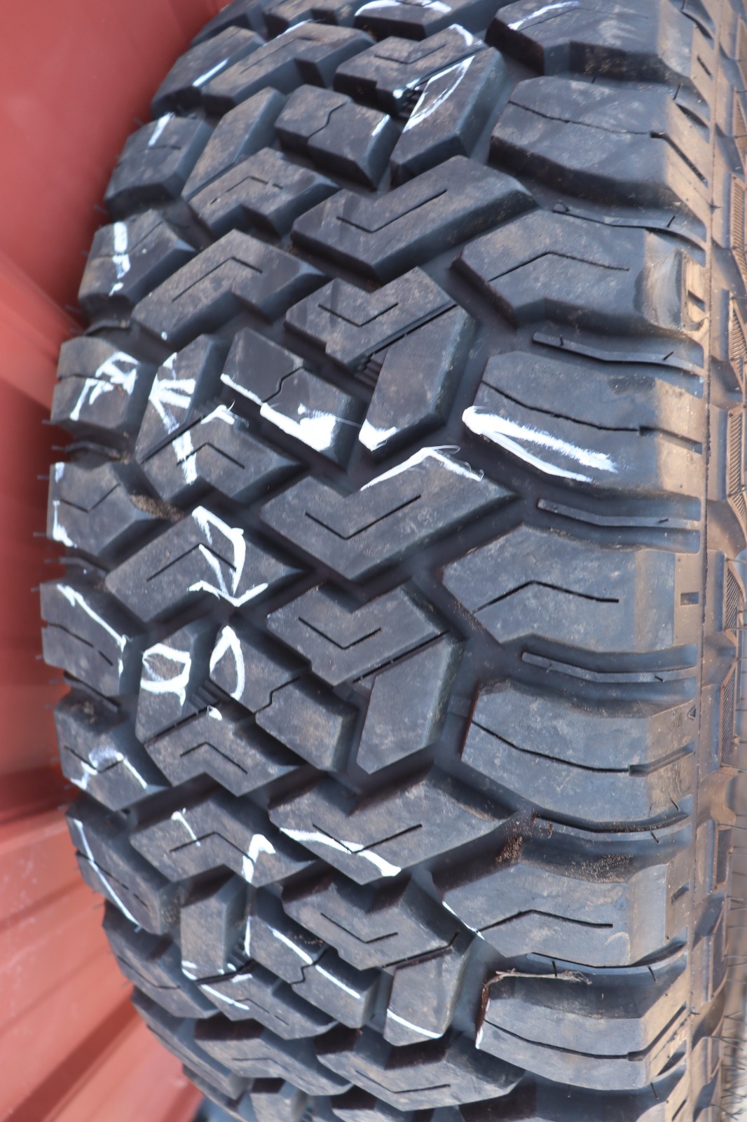 TIRE FURY COUNTRY HUNTER R/T 37X12.50 R20 LT 20″ 126Q
