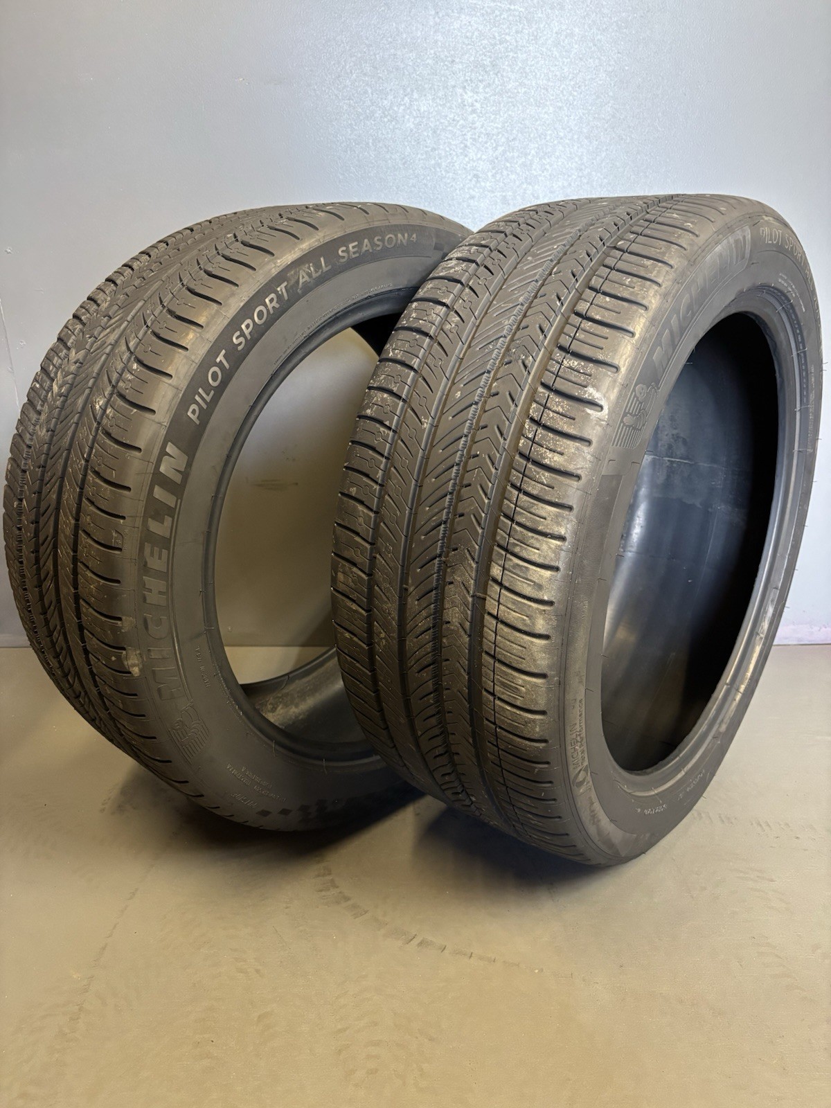 275/45ZR21 Michelin Pilot Sport All Season 4 High Tread 8/32 Dot 1624