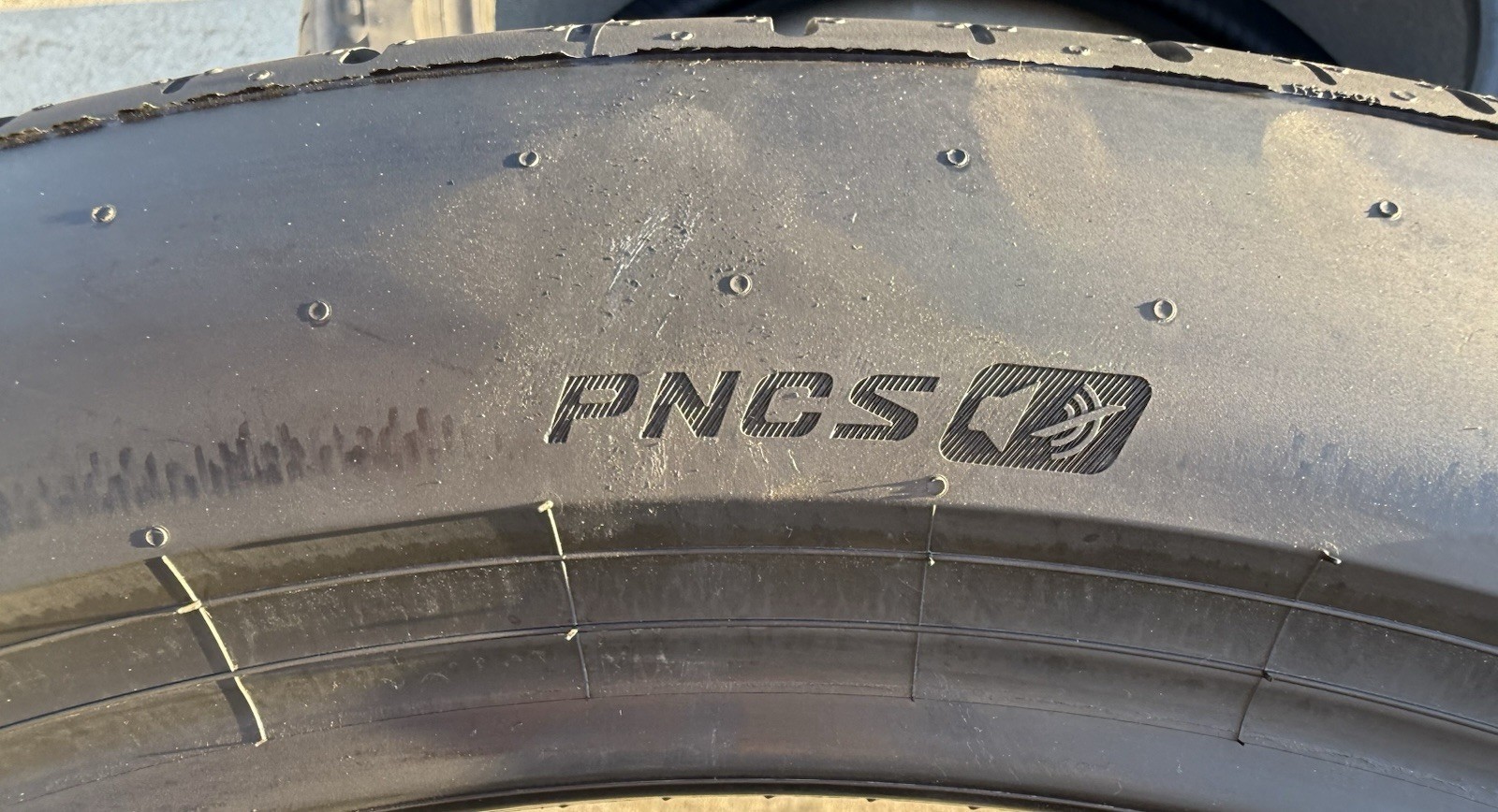 Set of 4 BRAND NEW 285/40R22 106Y Pirelli P Zero PZ5 MO-S Noise Canceling Tires