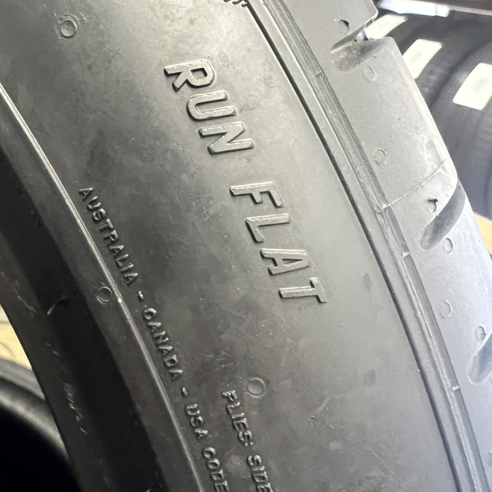 HIGH TREAD TIRE 1 Pirelli P Zero PZ4 RunFlat 315/35R21 315/35/21 111y