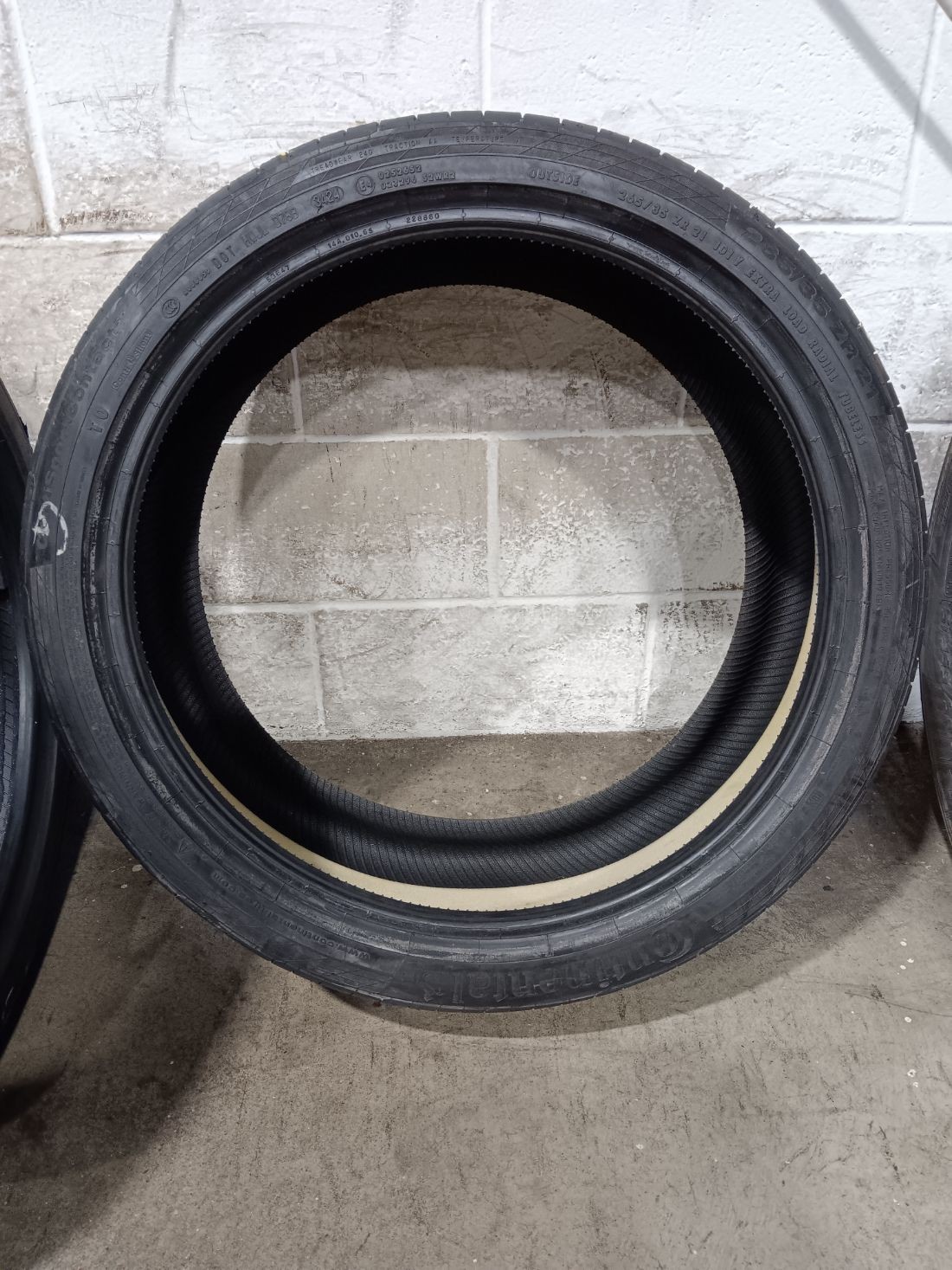 1x P265/35R21 Continental ContiSportContact 5P TO 8/32 101 Y Used Tire 2653521