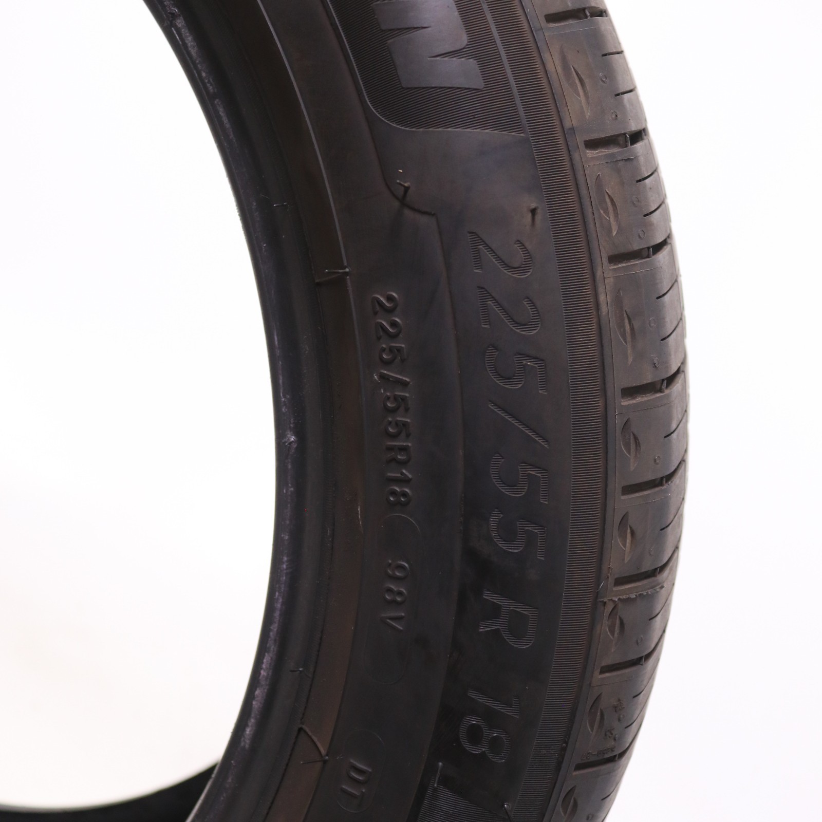 Set of 2 Used 225/55R18 Michelin Primacy Tour A/S – 98V – 8-8.5/32