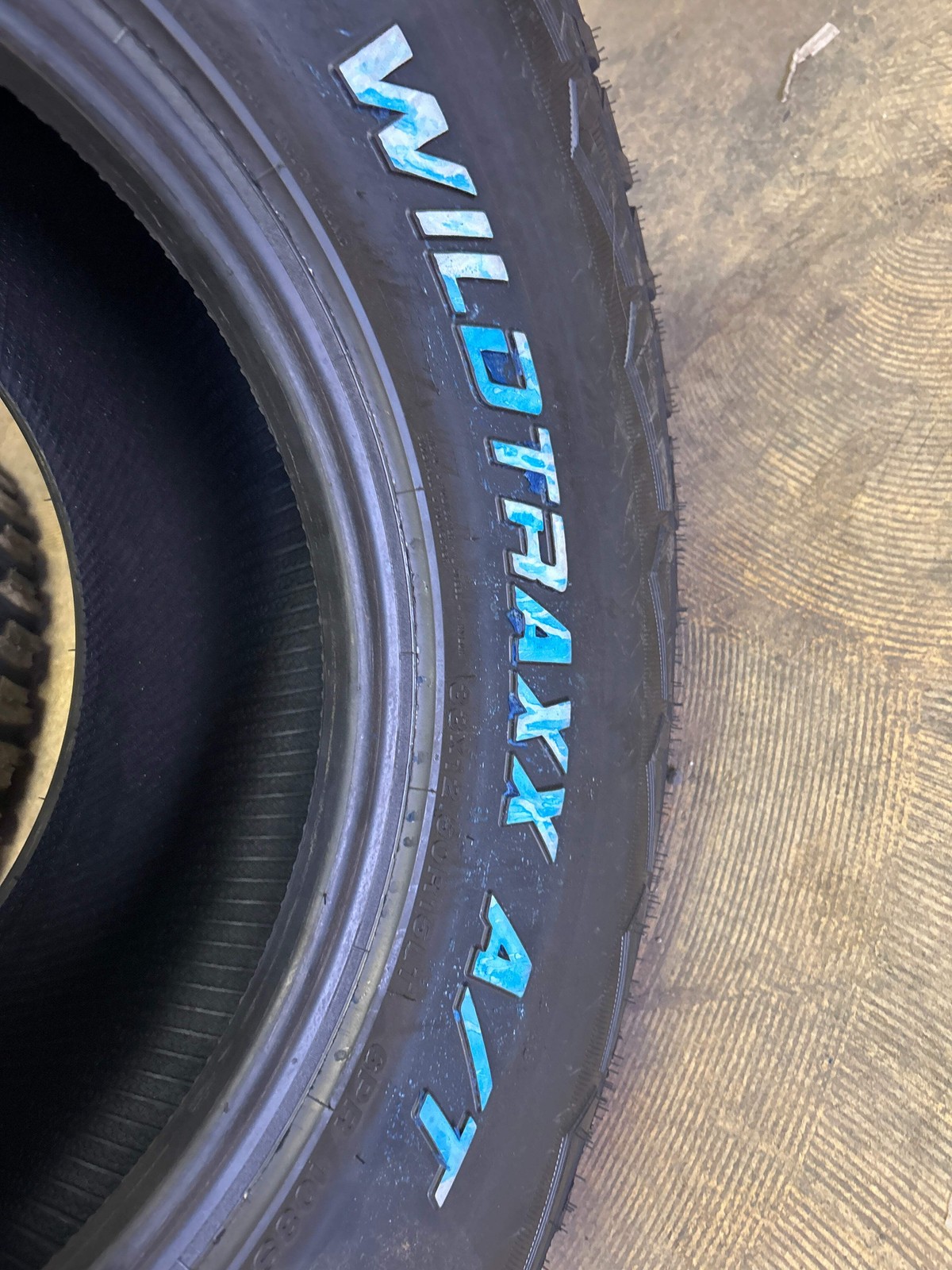 LANDSPIDER WILDTRAXX A/T RWL LT 33 12.5 15 108S 6PLY ALL TERRAIN TIRE DAT021