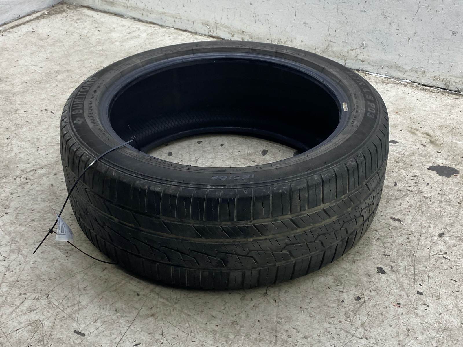 2022 2.5L FWD SUMITOMO HTR A/S P03 255/45R/20 TIRE DOT 0423 6/32 DEPTH TREAD