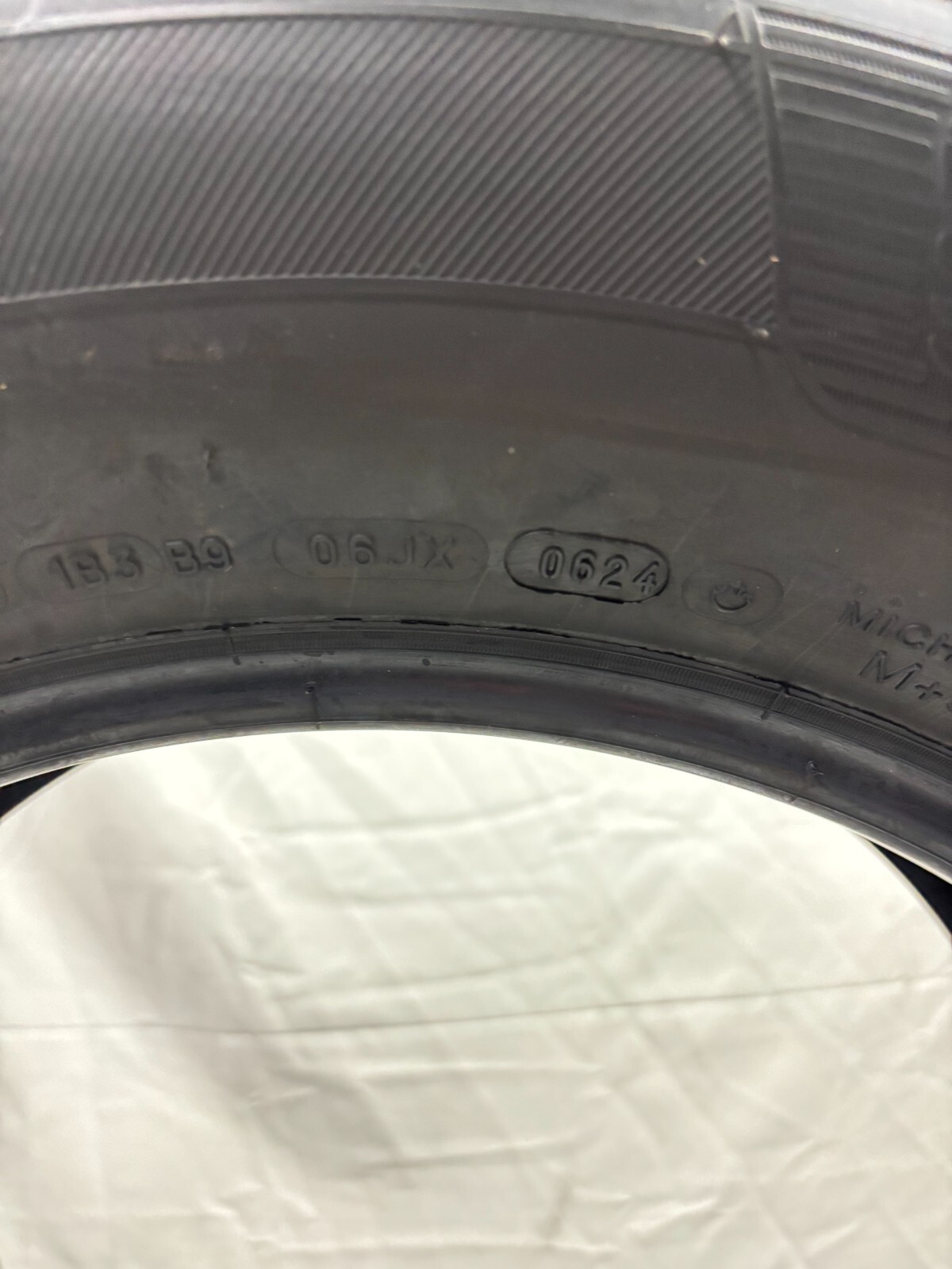 2 (Two) Michelin Primacy XC – P275/65R18 Tires 2756518 FACTORY TAKEOFF