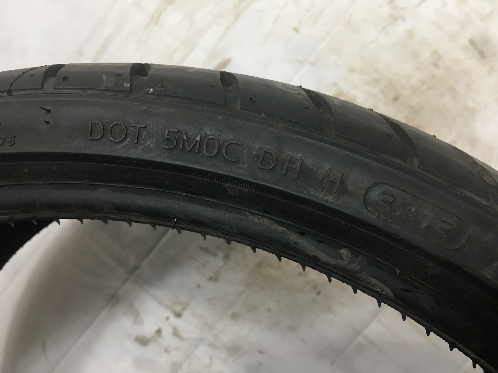 [1] Hankook Ventus S1 Evo P235/30ZR20 235 30 20 Tire – Driven Once