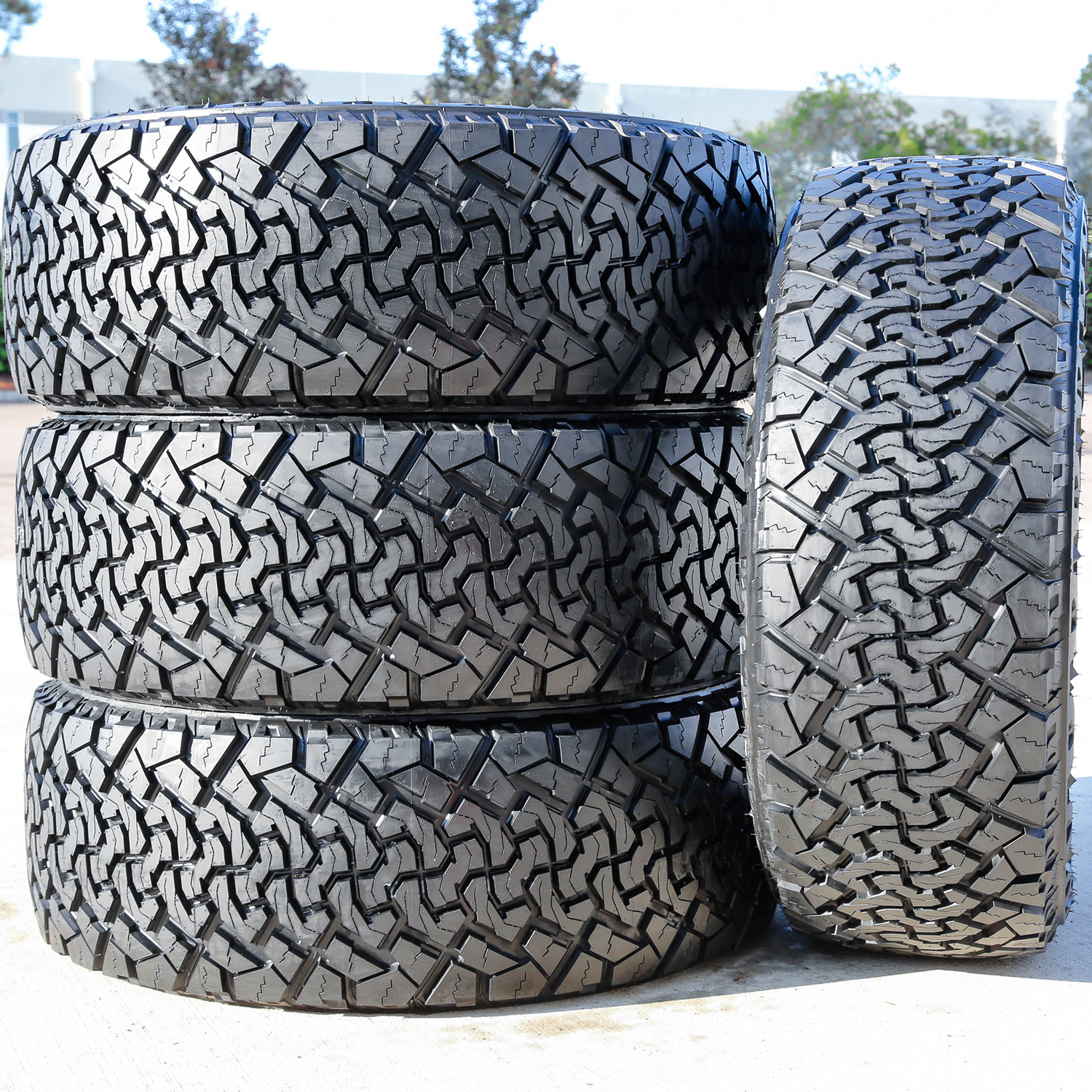 4 Venom Power Terra Hunter X/T LT 37X13.50R20 Load E 10 Ply Extreme Terrain Tire