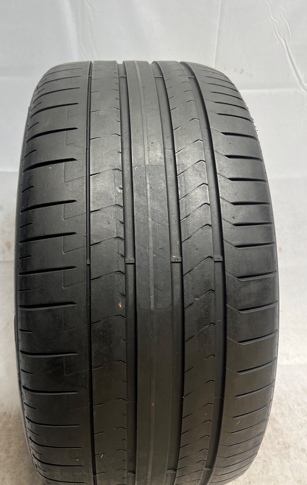 1 – NICE 285/35ZR20 XL (104Y) Pirelli P Zero PZ4 (*) BMW OEM – 6103
