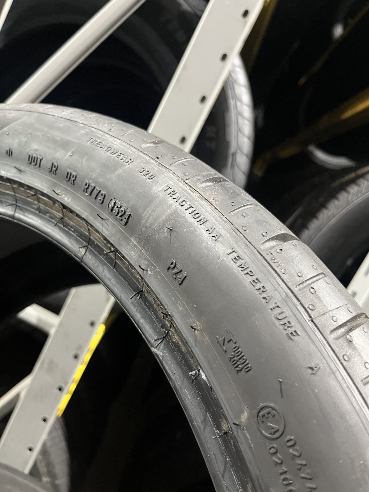 1 Tire Pirelli P Zero PZ4 MO-S PNCS 325/35R23 111Y DOT.1524 4.5/32 NO Patch
