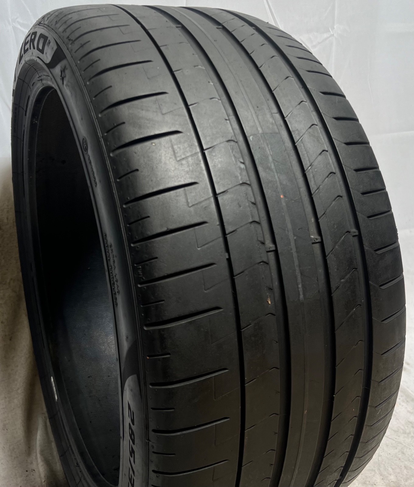 1 – NICE 285/35ZR20 XL (104Y) Pirelli P Zero PZ4 (*) BMW OEM – 6103