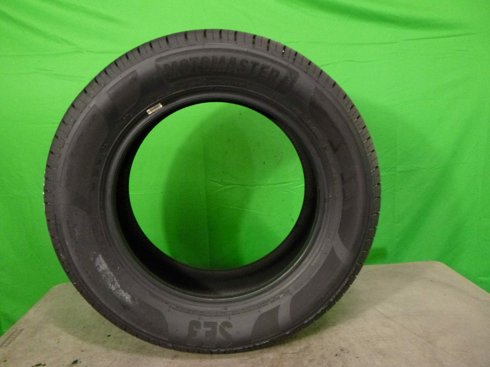 Single- Used 215/60R16 Motomaster SE3 95T 19/32 DOT 4318