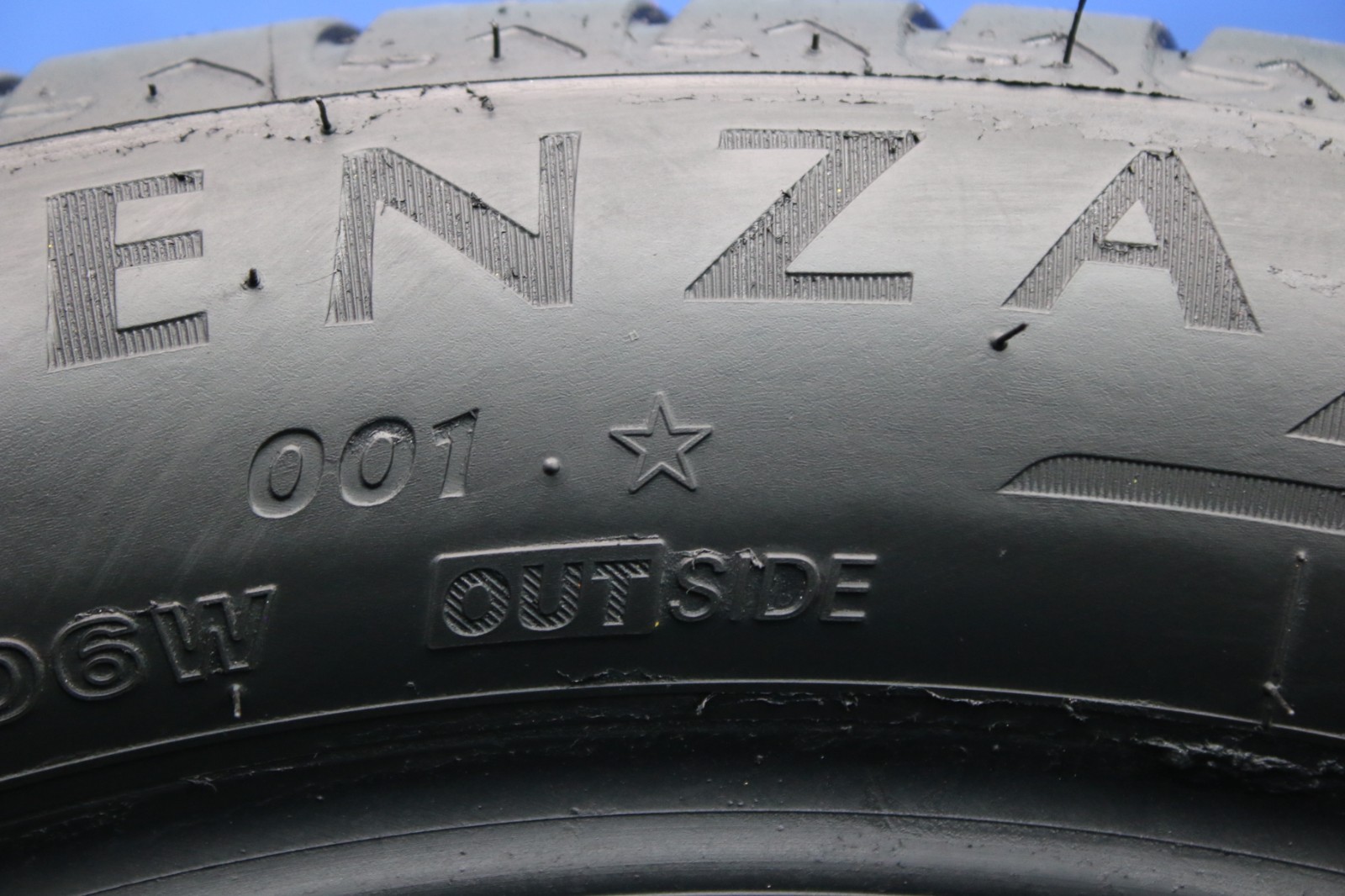 2 Used Bridgestone Alenza 001 ★ RFT RSC 275/40R20 275/40/20 2754020 106W