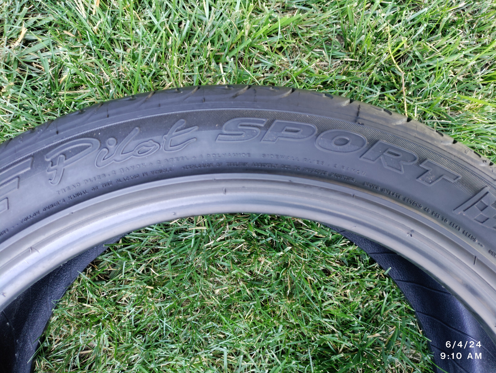 (RARE) Michelin Pilot SPORT tire VINTAGE. 7-8/32nd’s… in great shape.