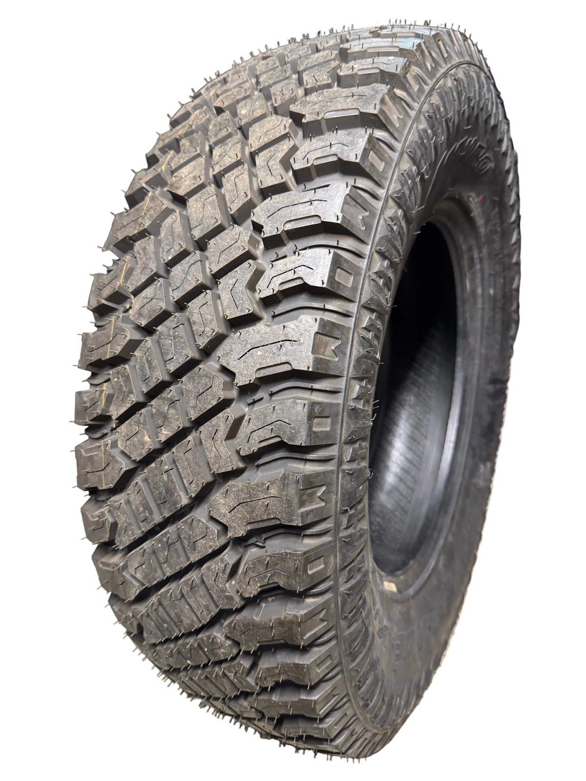 NOS ATTURO TRAIL BLADE X/T BSW LT 255 75 17 111/108S 6PLY TIRE 13002