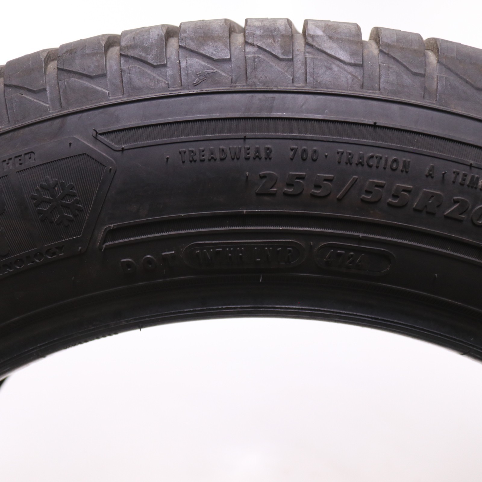Set of 2 Used 255/55R20 Goodyear Assurance WeatherReady 2 – 110V – 7.5-8.5/32