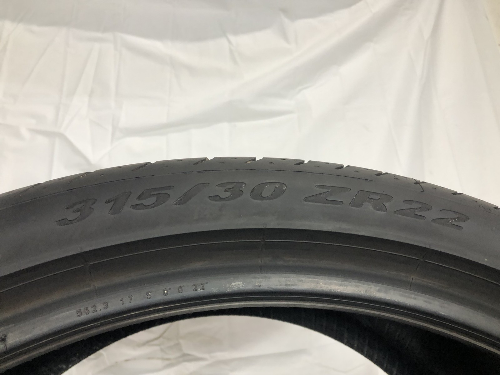 [1] Pirelli P Zero P315/30ZR22 315 30 22 Tire 9.0/32