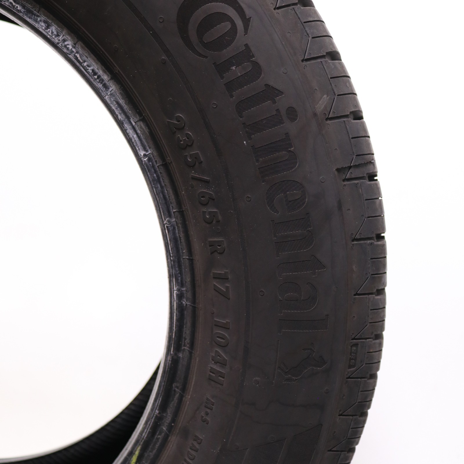 Set of 4 Used 235/65R17 Continental ControlContact Tour M A/S EV 104H – 9-10/32