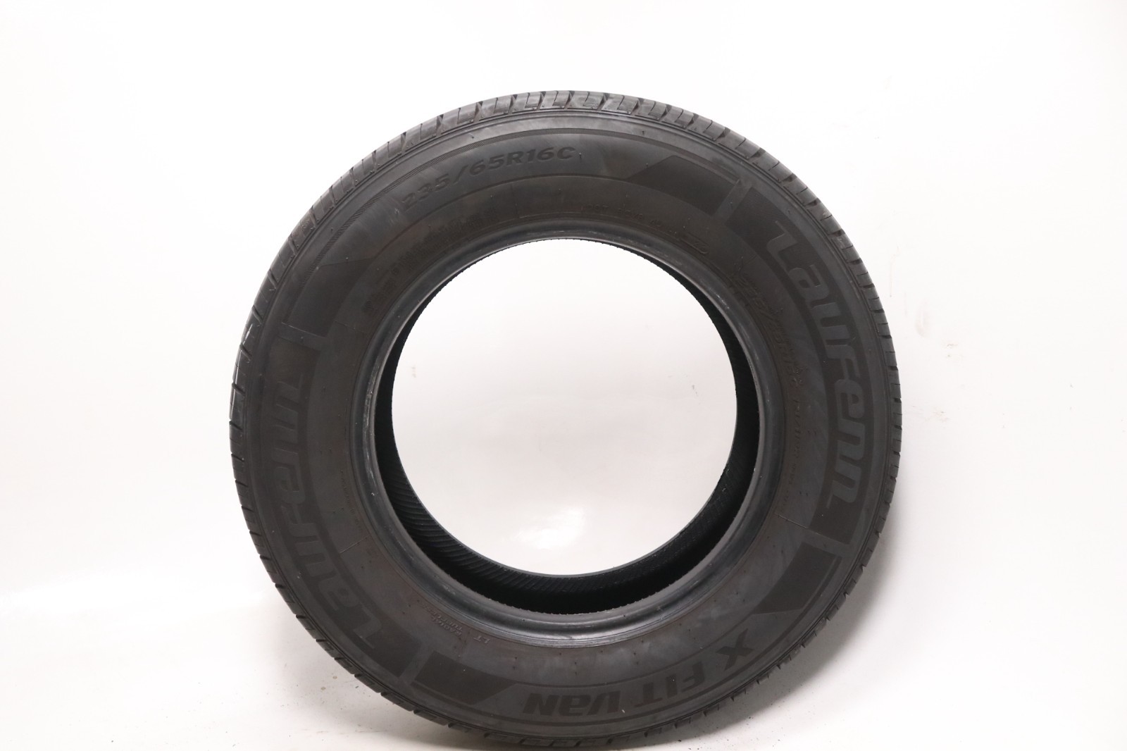 Set of 2 Used 235/65R16C Laufenn X FIT VAN LV01 – 121/119R – 9-9.5/32 No Repairs