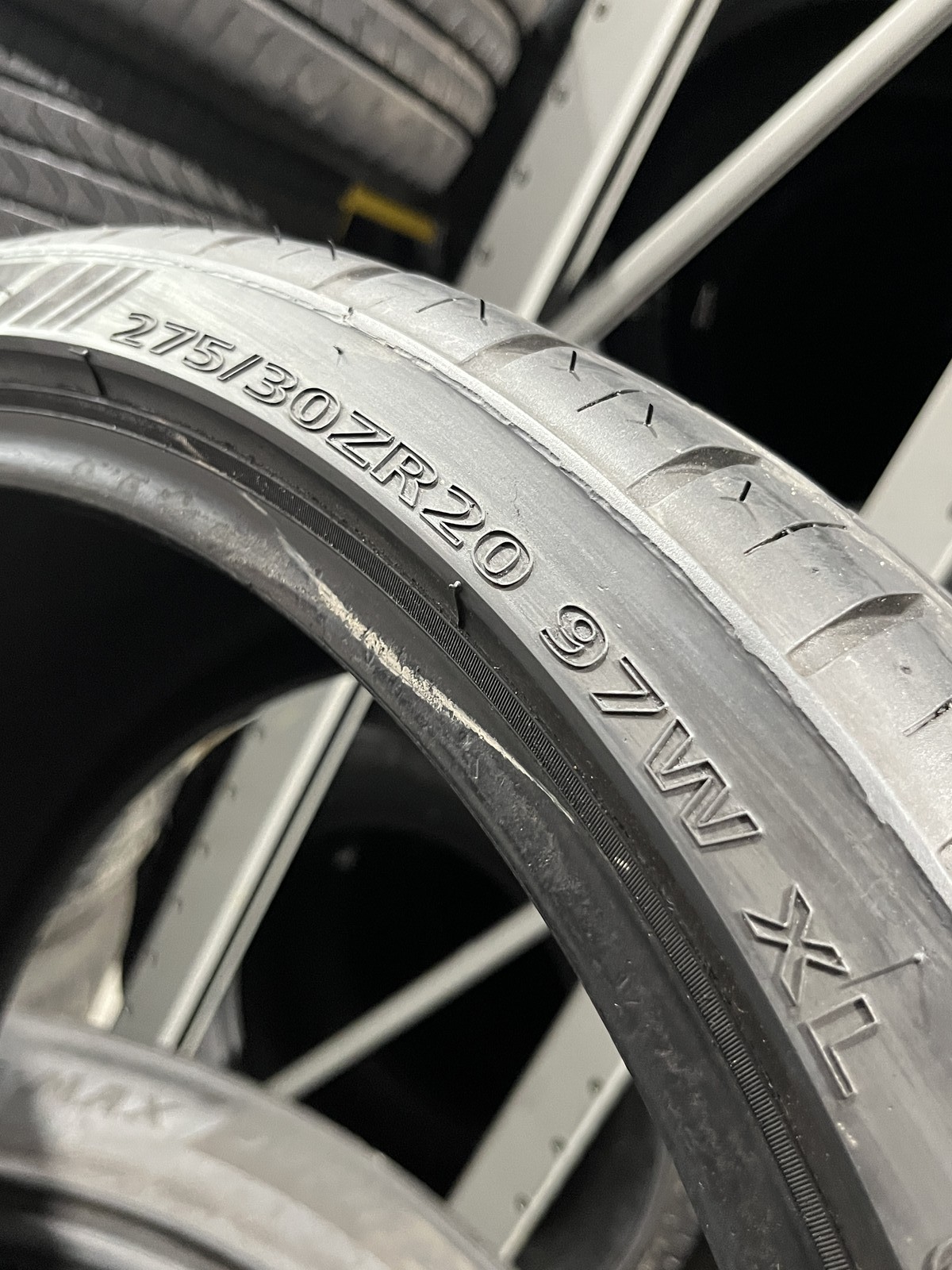 1 Tire Lexani LX-Twenty 275/30ZR20 97W XL DOT.2323 8.5/32 NO Patch