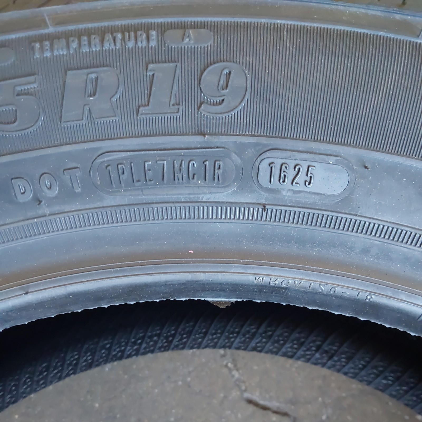 Goodyear Reliant All-Season 235/55R19 101V All-Season Tire DOT 1625