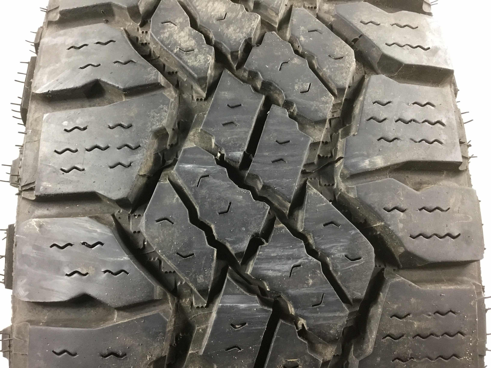 LT275/60R20 Goodyear Wrangler Duratrac 115 S Used 10/32nds