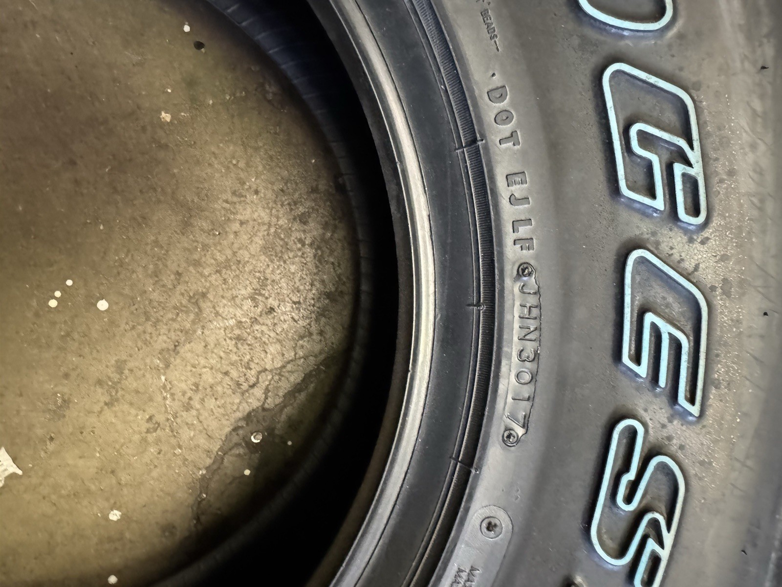 BRAND NEW OLD STOCK DISCONTINUED BRIDGESTONE DUELER M/T 673 DOT:3017