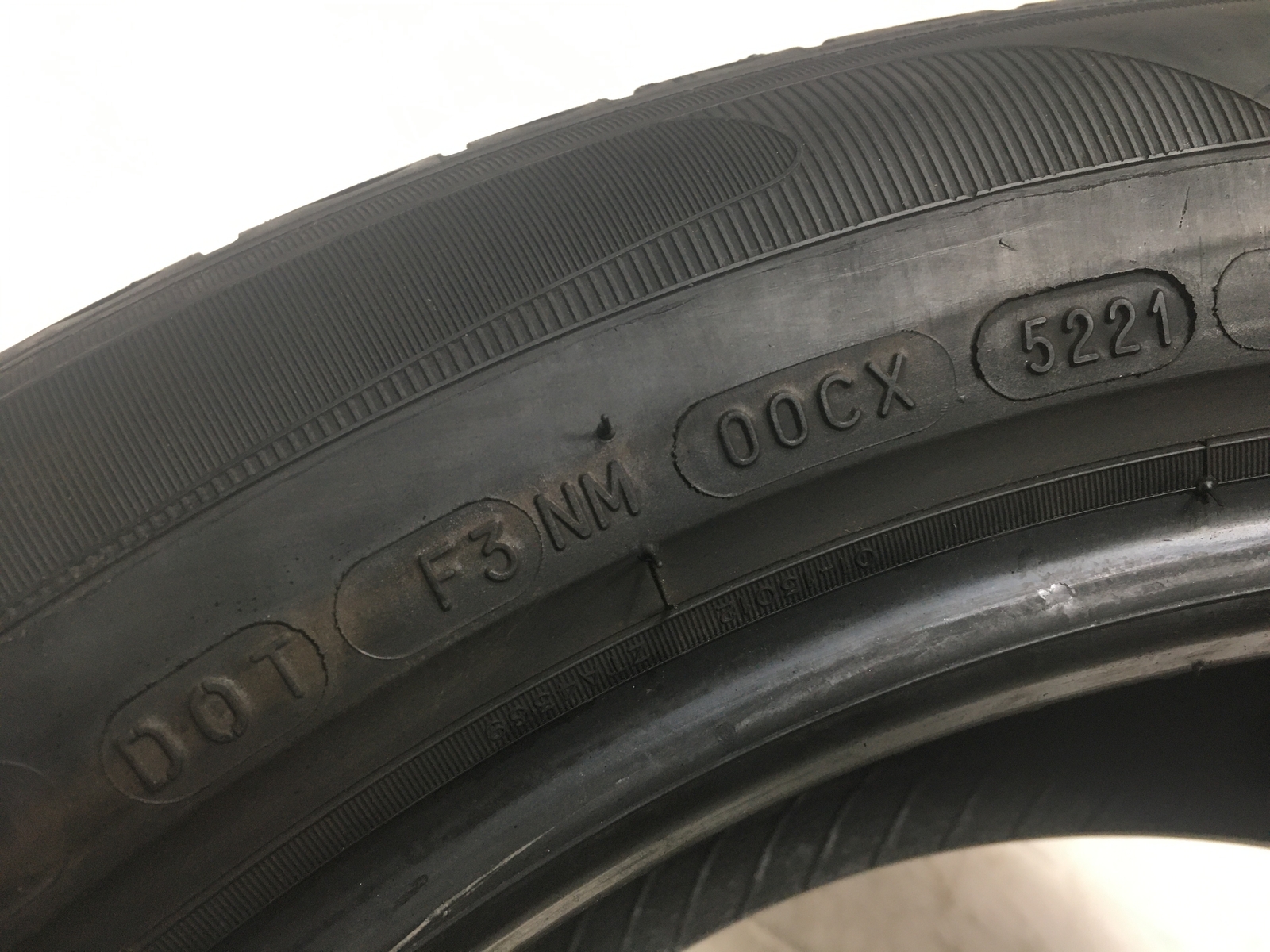 [1] Michelin Primacy MXM4 P235/50R19 235 50 19 Tire 8.0-8.25/32