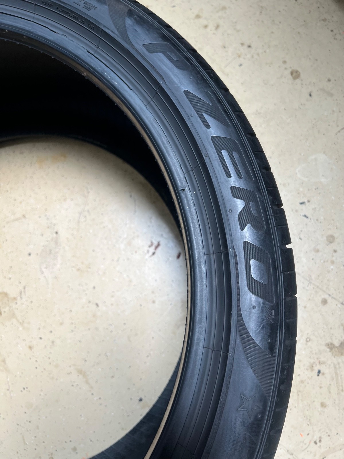 1 – NICE 285/35ZR20 XL (104Y) Pirelli P Zero PZ4 (*) BMW OEM – 6103