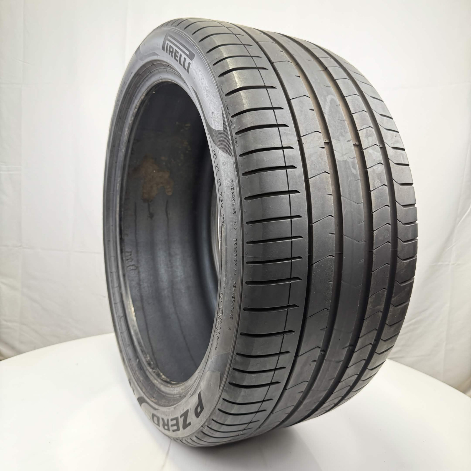 Used 315/35R21 Pirelli P Zero PZ4 Run Flat 111Y 7/32 (DOT 23)