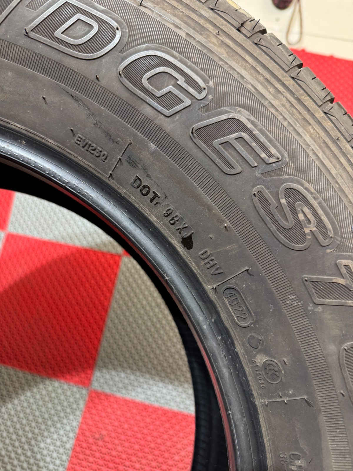 2x Used 255/70 R18 Bridgestone Dueler H/T Tires 7-8/32 Tread 255/70/18