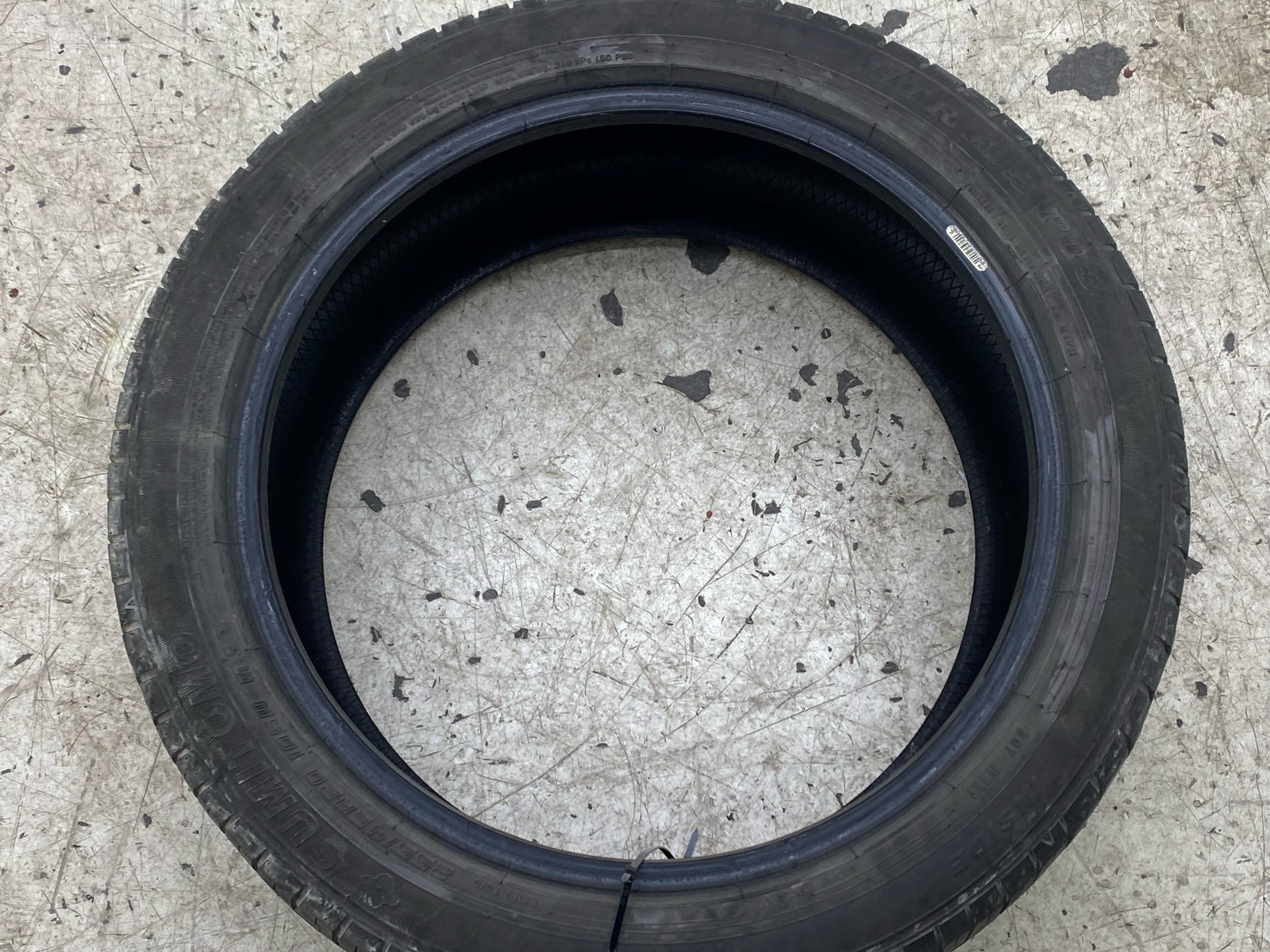 2022 2.5L FWD SUMITOMO HTR A/S P03 255/45R/20 TIRE DOT 0423 6/32 DEPTH TREAD