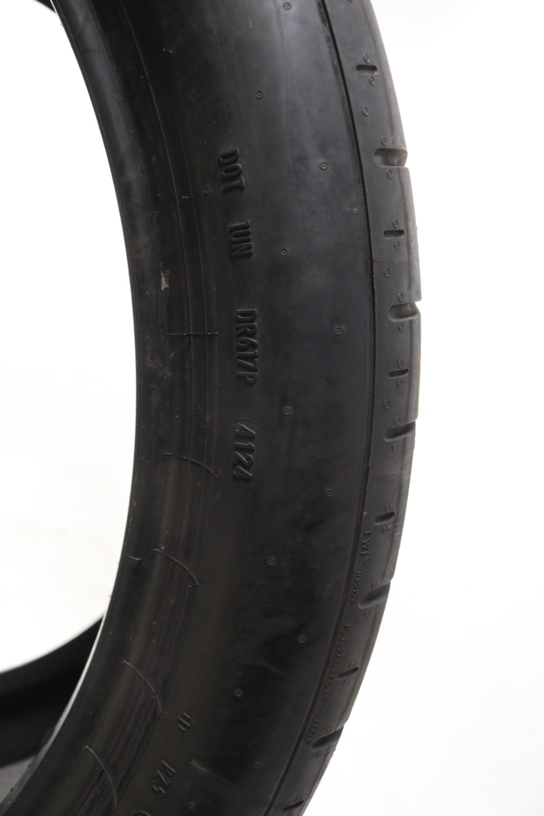 Used 325/35R23 Pirelli P Zero PZ5 MO-S PNCS – 111Y – 6/32