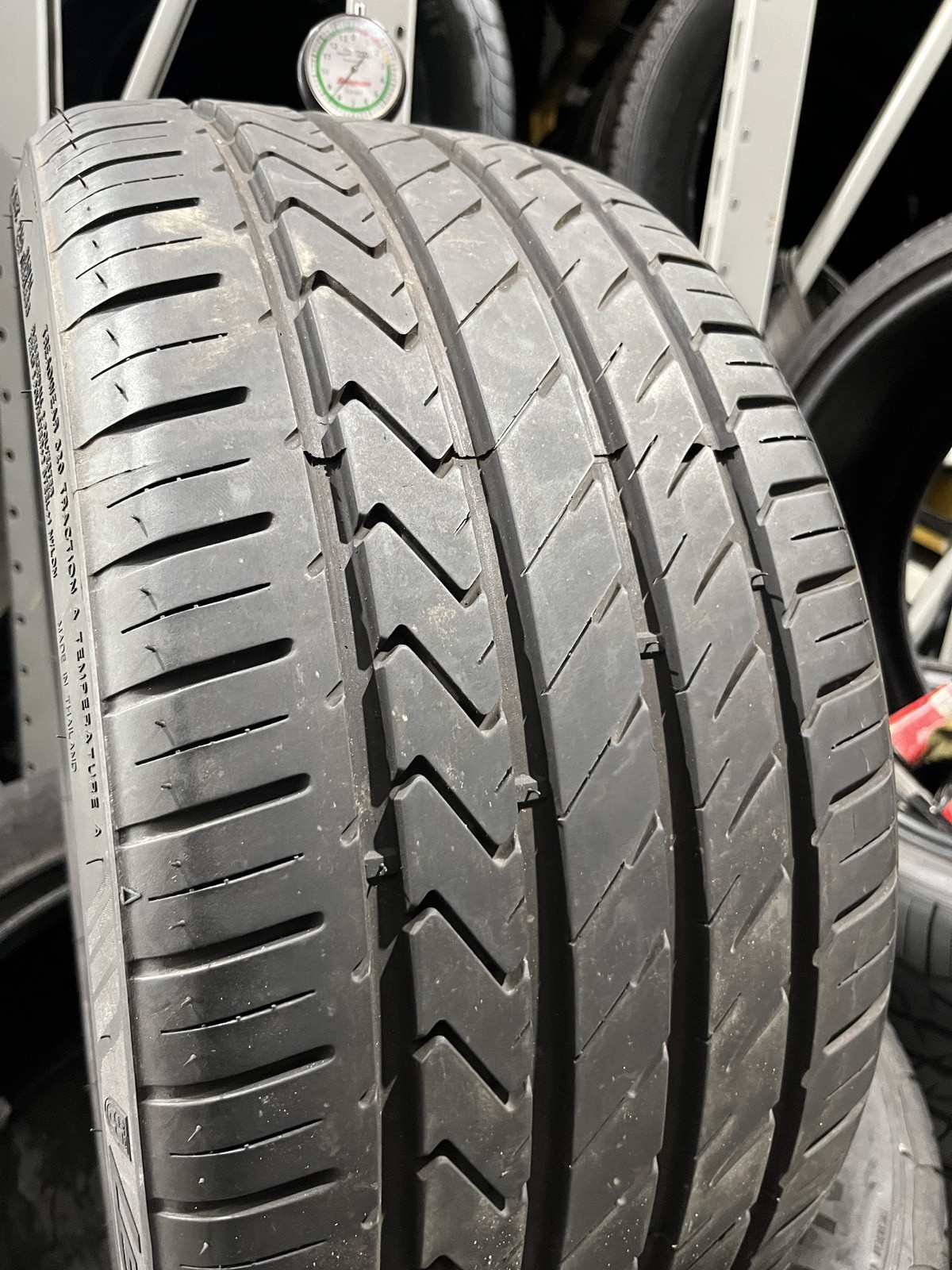 1 Tire Lexani LX-Twenty 275/30ZR20 97W XL DOT.2323 8.5/32 NO Patch
