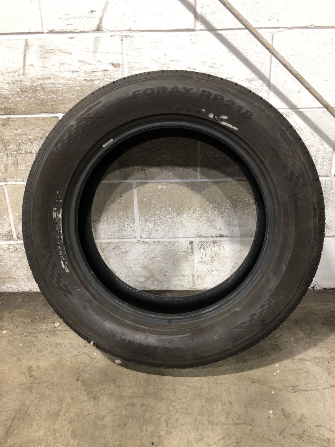 1x P235/60R18 West Lake Foray RP218 9/32 107 Used Tire 2356018
