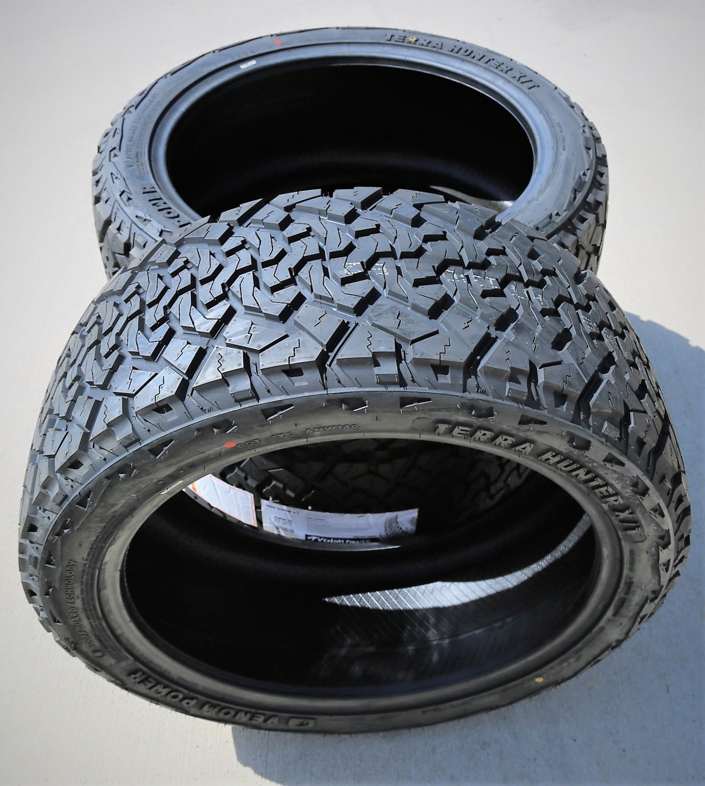 Tire Venom Power Terra Hunter X/T 305/30R26 109V XL XT Extreme Terrain