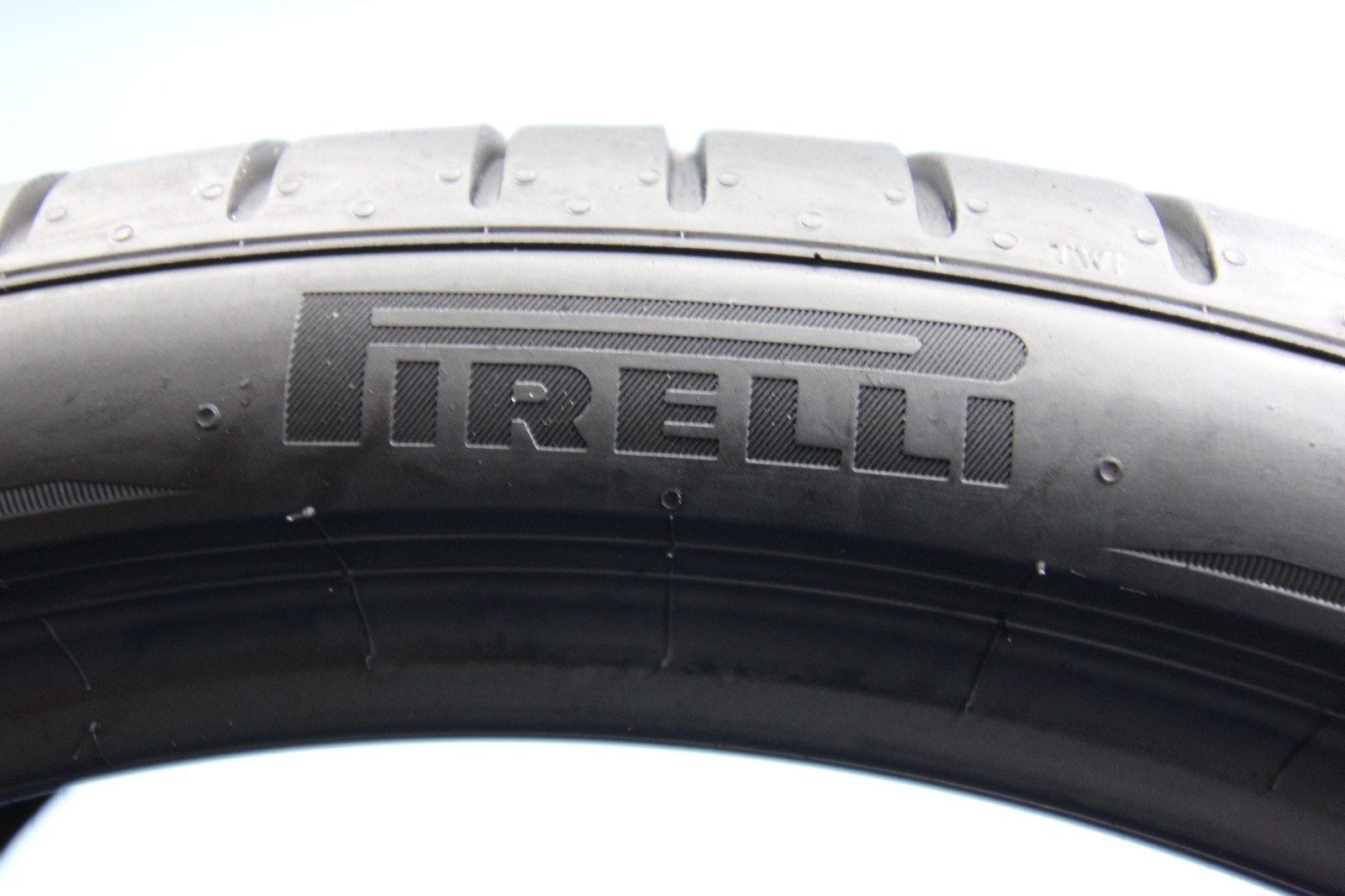 1 Used Pirelli Pzero ★ RSC RFT MOE 245/35R20 245/35/20 2453520 95Y